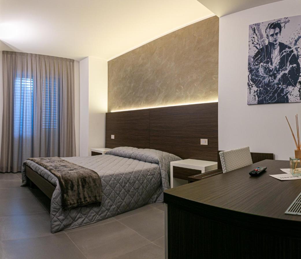 Brigante Suites Misano Adriatico Extérieur photo